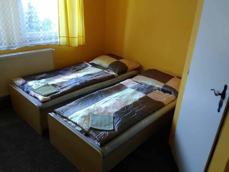 Hotel Modra Hvezda Sadská Екстериор снимка